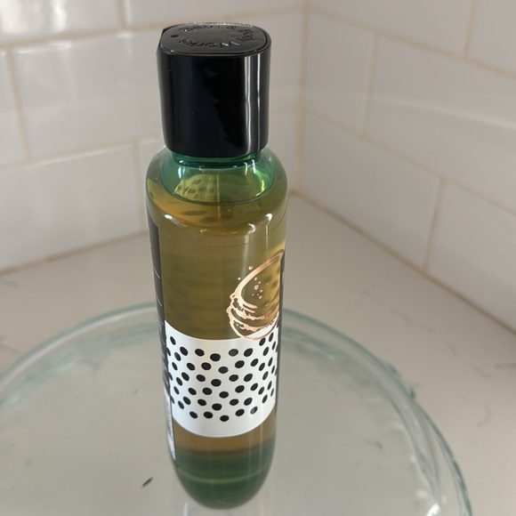 Bath & Body Works Emily In Paris Macaron Cloud Body Wash Shower Gel 10 oz NEW - Picture 5 of 7